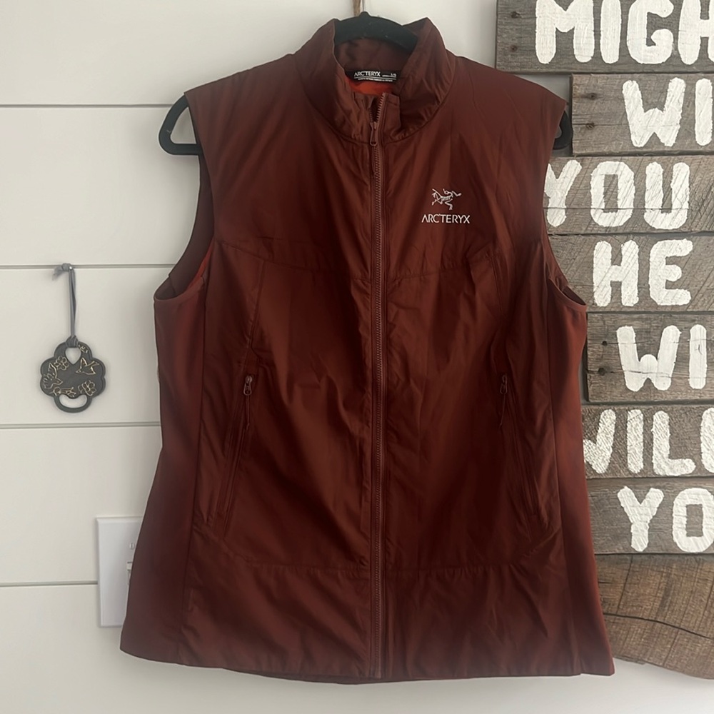Arc’teryx size large atom women’s vest
